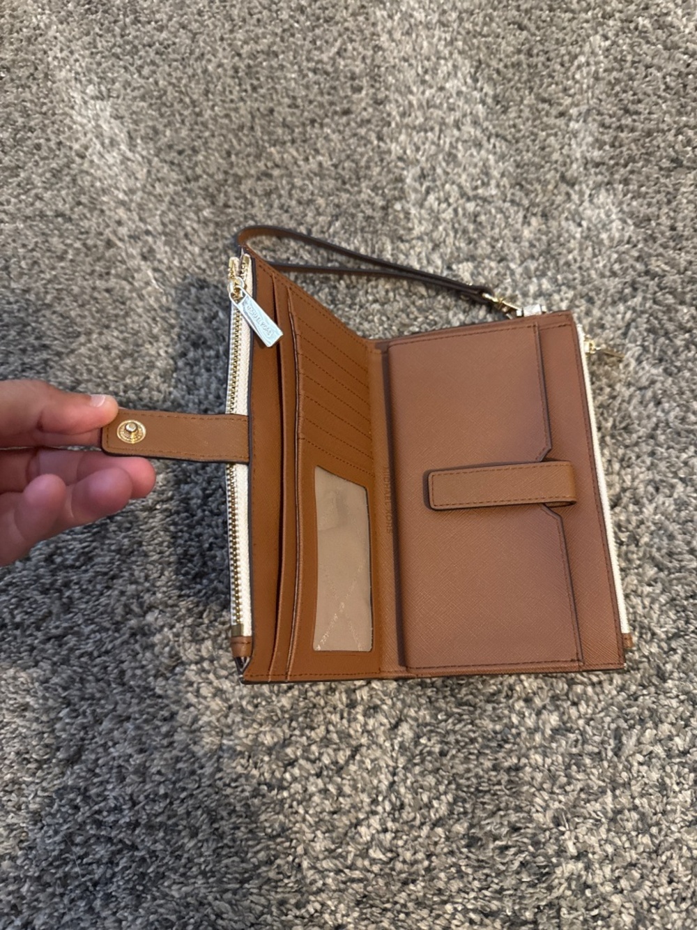Michael Kors wallet - Picture 2 of 4